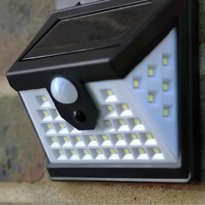 Zonne-Energie LED Lichthoek™ - Ervaar Optimale Duurzaamheid Ook In De Wintertijden